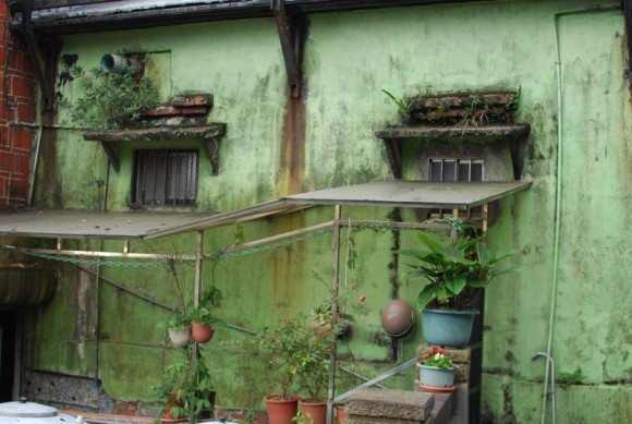 Return to Shihfen and Jioufen by Scooter Wall in Jioufen