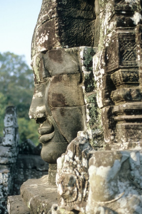 Bayon Temple Face Carving_opt