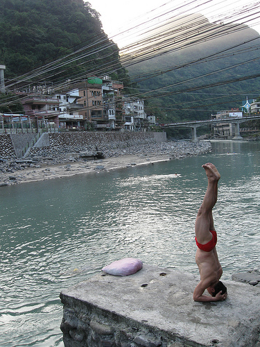 Headstand Man in Wulai